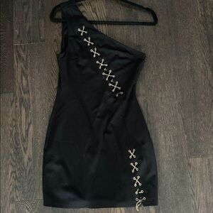 One shoulder black chain cut out design dress sexy